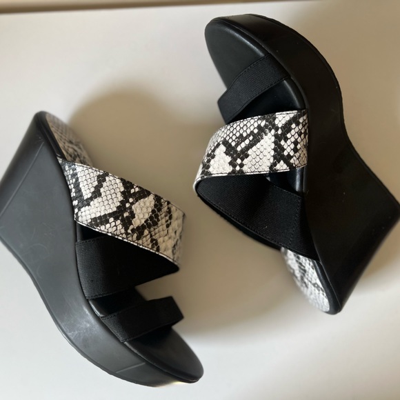 Charles by Charles David Fefe Snakeskin Wedges - Picture 6 of 7